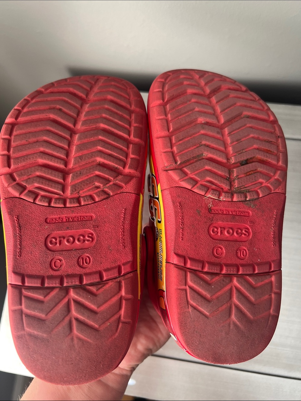Lightning McQueen Classic Clog Crocs kids size c10. 100% authentic - Picture 7 of 15